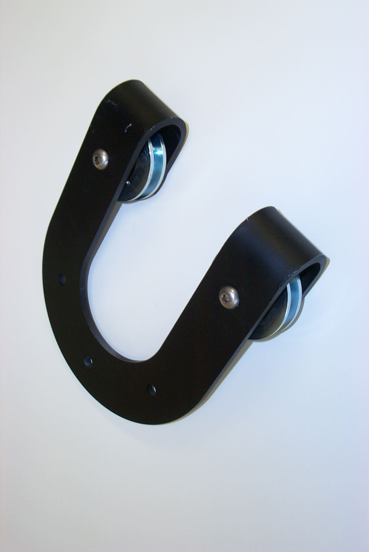 Hardware ID - 0105.00202SC for Series 105 Horseshoe Flat Track Hanger, Powder Coated Series 105 Horseshoe Flat Track Hanger, Powder Coated